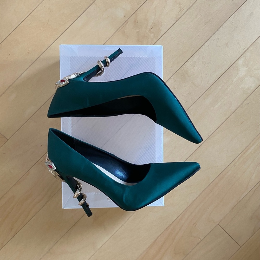 New Azalea Wang Green Heels with Gold Snake Detail - Picture 10 of 12